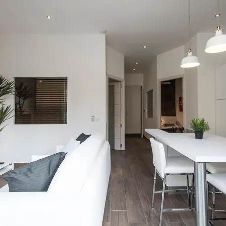 Apartman Modern Gem Opposite Mercury Towers 201 *