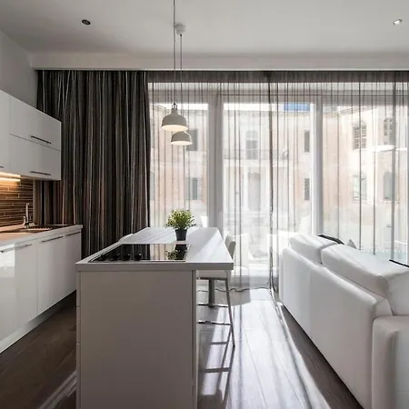 Apartman Modern Gem Opposite Mercury Towers 201 *